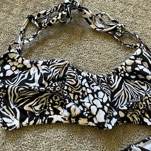 Bikini - Picture 4 of 7